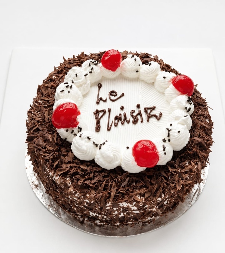 Forêt Noire signature INSTINCT DIVIN — chocolat, chantilly et griottes, Cotonou